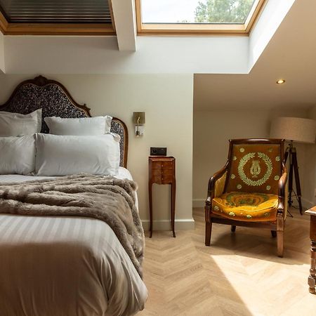 Castel Bois Marie, Maison D'Hotes Montauban Eksteriør bilde A bedroom at The Old Bank Hotel
