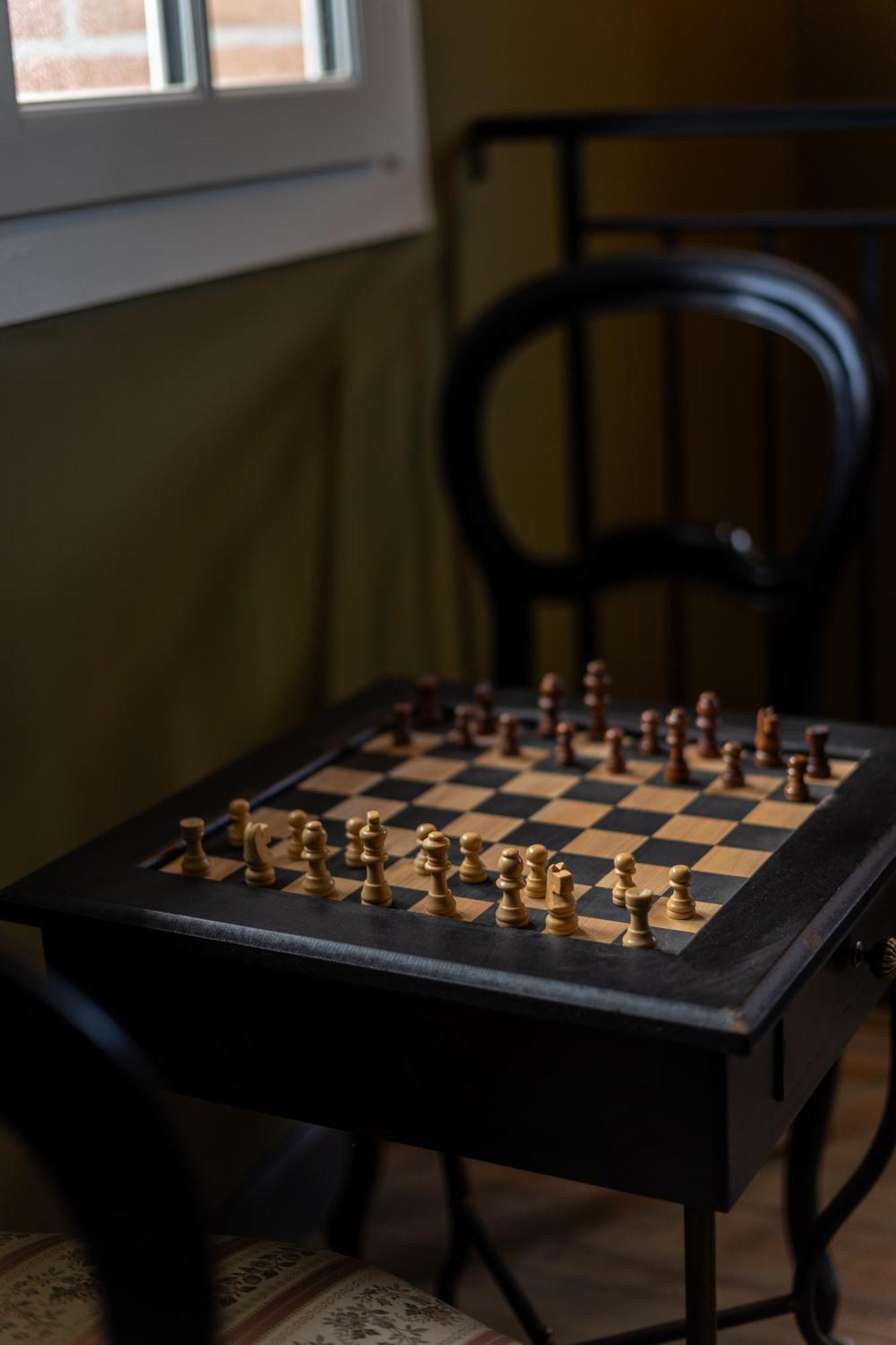 Castel Bois Marie, Maison D'Hotes Montauban Eksteriør bilde A chess set