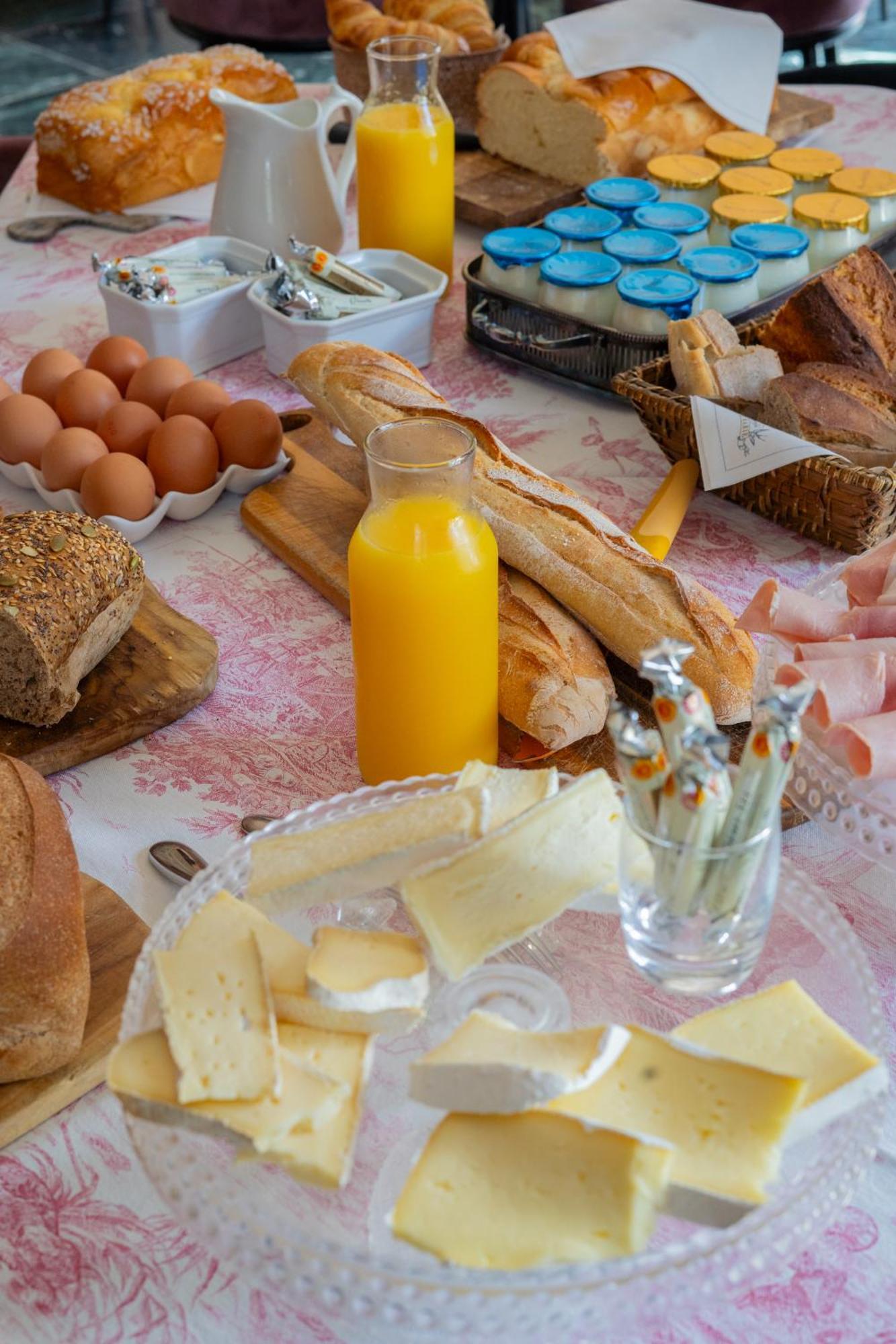 Castel Bois Marie, Maison D'Hotes Montauban Eksteriør bilde A bottle of orange juice