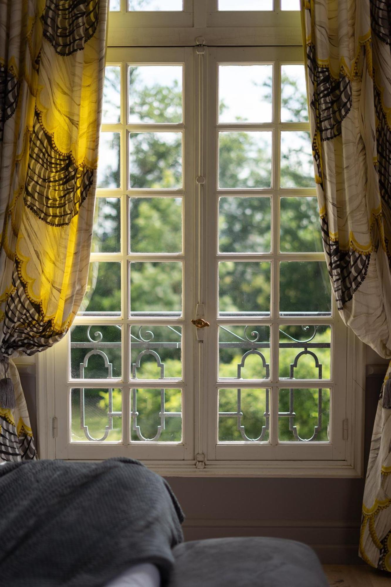 Castel Bois Marie, Maison D'Hotes Montauban Eksteriør bilde Window with curtains