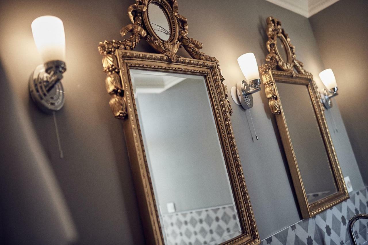 Castel Bois Marie, Maison D'Hotes Montauban Eksteriør bilde Mirrors in a bathroom